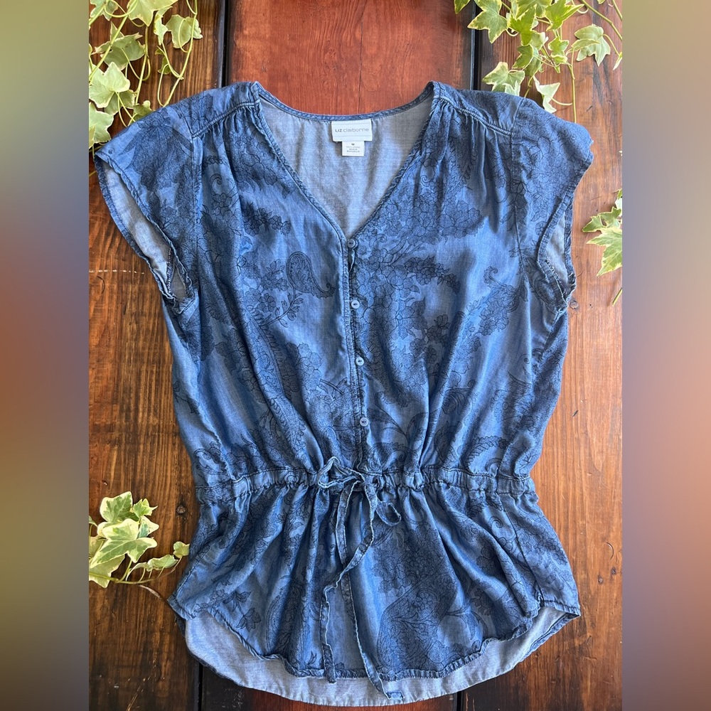 SOLD Liz Claiborne Top size M